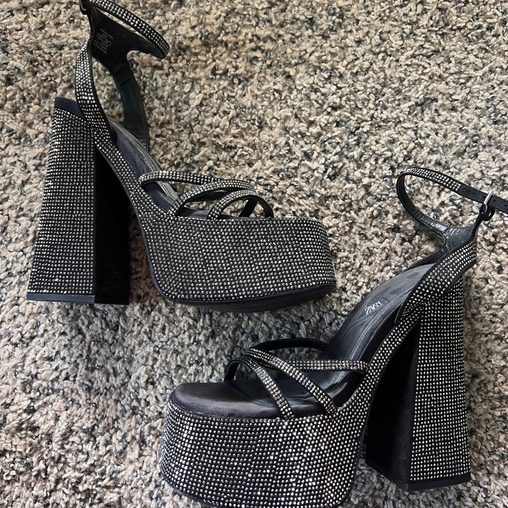 Zara Black Platform Sandals with Chunky Heel